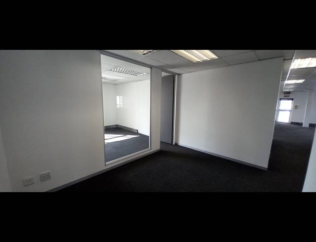 217M² OFFICE TO LET IN BRYANSTON